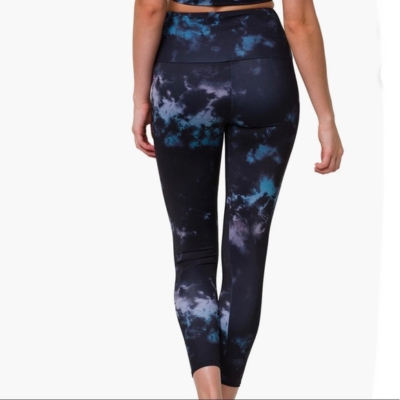 ONZIE TIE-DYE HIGH RISE CAPRIS XS - NWT - Picture 3 of 8